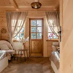 Apart Otel Czorna U Chocykow & 3*