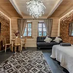 Apart Otel Czorna U Chocykow & 3*