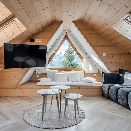 Czorna U Chocykow & מלון דירות 3*