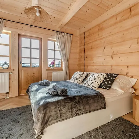 Czorna U Chocykow & 3* Чарна Гура